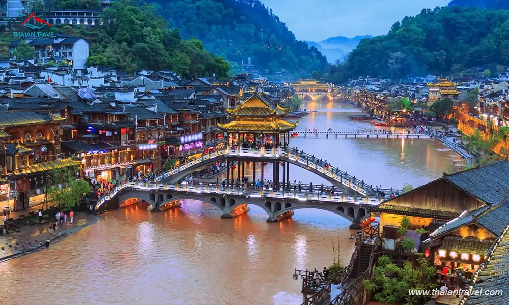 Phượng Hoàng Cổ Trấn - Thái An Travel - 15