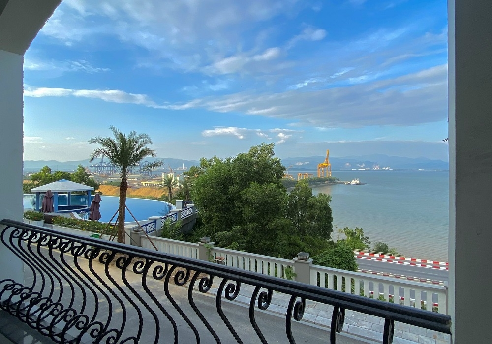 Villa 8 phòng ngủ view vịnh Hạ Long - Thái An Travel 1