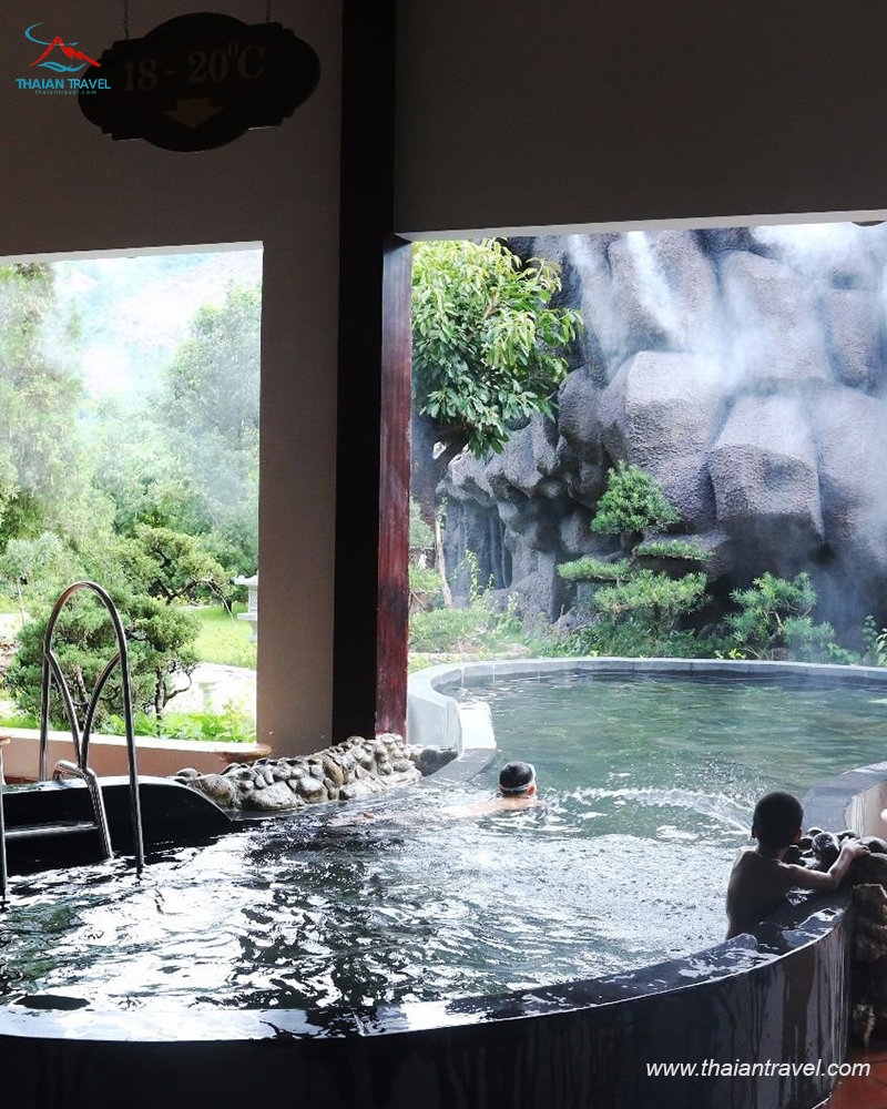 Tắm khoáng Onsen tại Công viên suối khoáng nóng 
