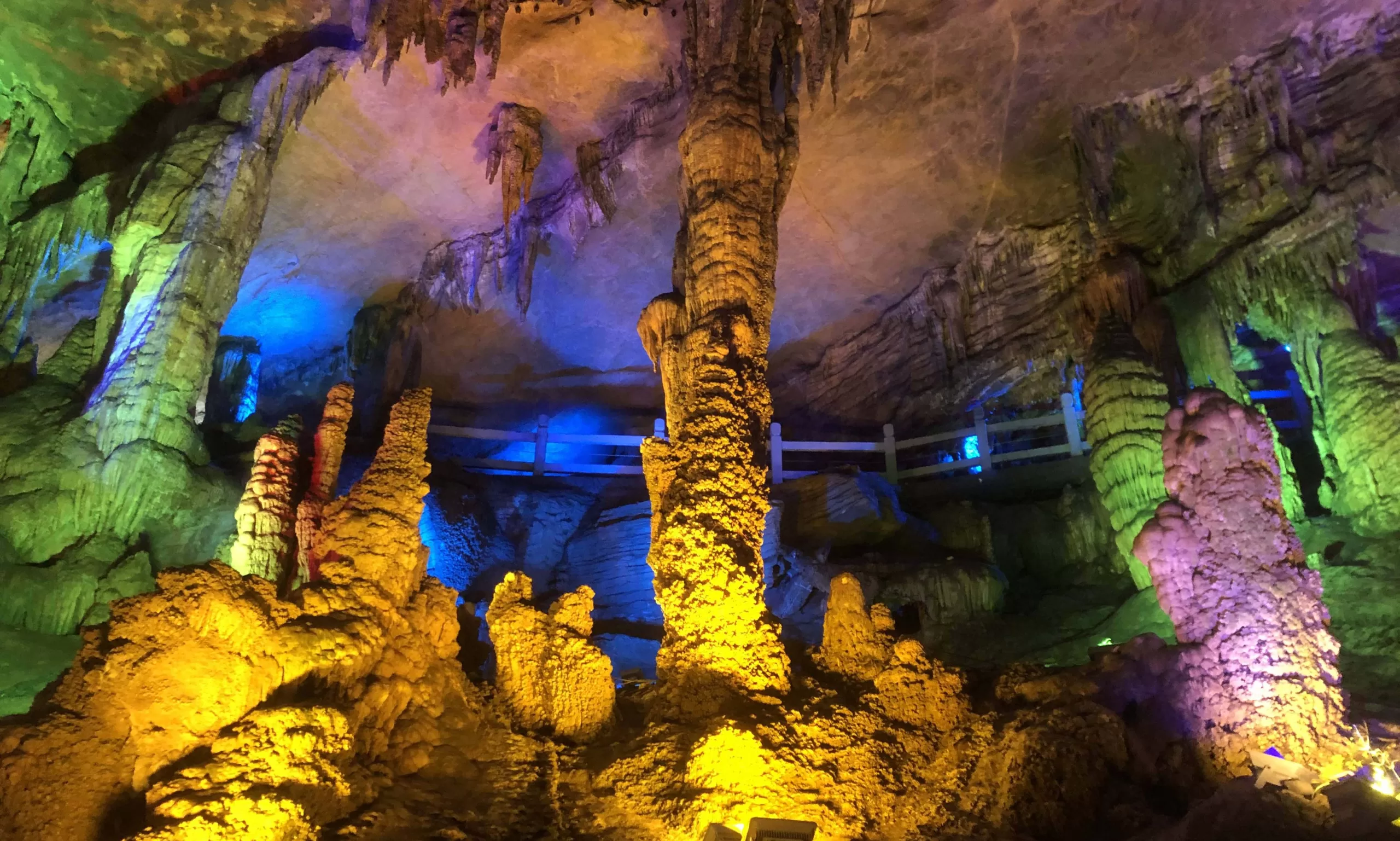 anh-avt-37557d96-6542-406a-a008-070e1002f5cb Động Cửu Long Quý Châu - Thái An Travel