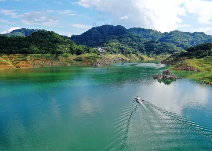 Hồ Vạn Phong - Thái An Travel