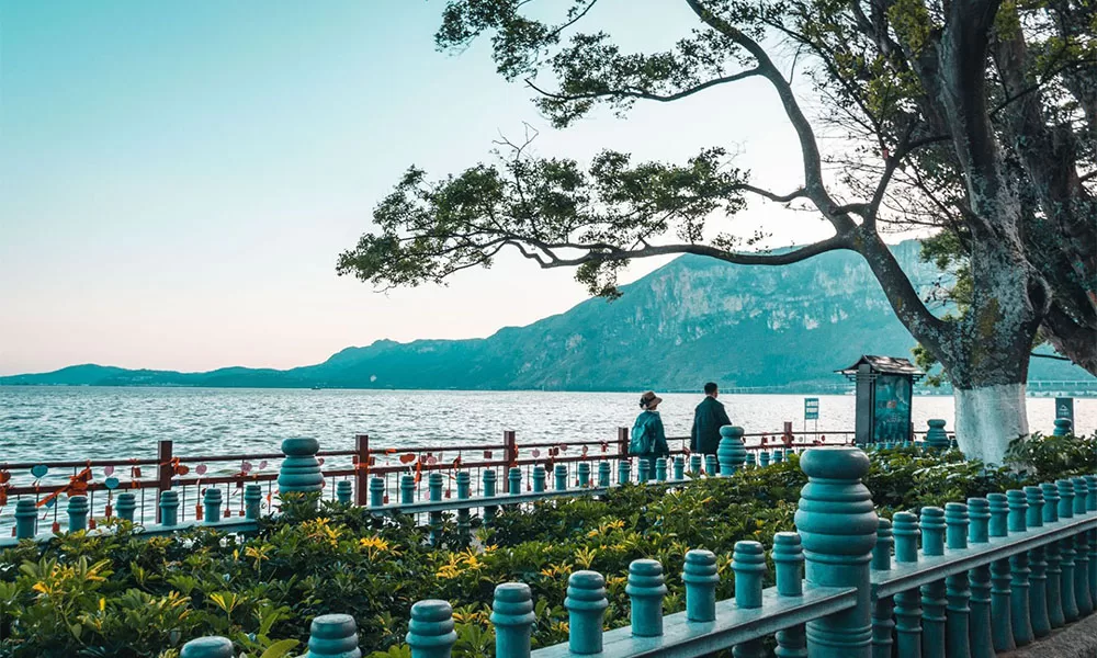 tour Côn Minh - Đại Lý - Lệ Giang 6n5đ _ hồ điền trì 
