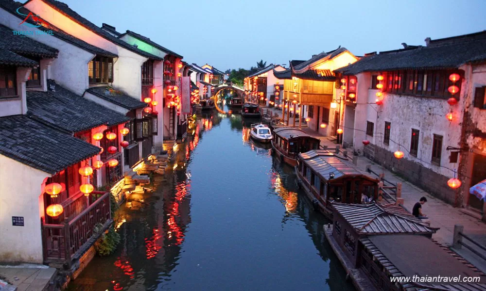 dia-diem-du-lich-to-chau-top-cac-diem-den-duoc-yeu-thich-2023