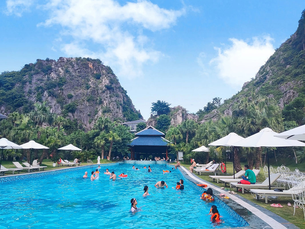 Tắm khoáng nóng Minawa Kênh Gà Resort - Thái An Travel - 1