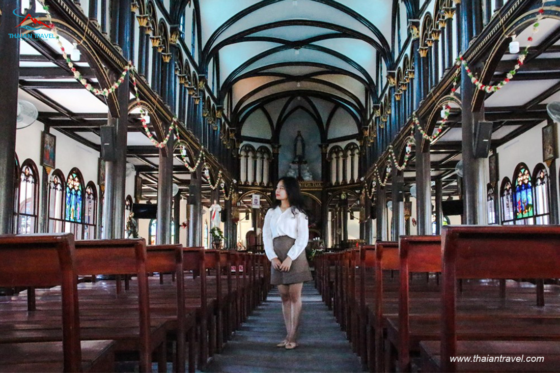 Nhà thờ gỗ Kon Tum Tây Nguyên - Thái An Travel - 8