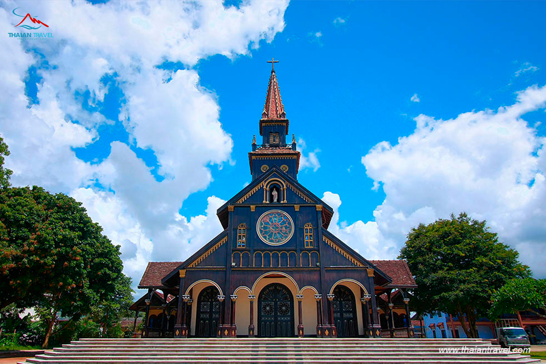 Nhà thờ gỗ Kon Tum Tây Nguyên - Thái An Travel - 5