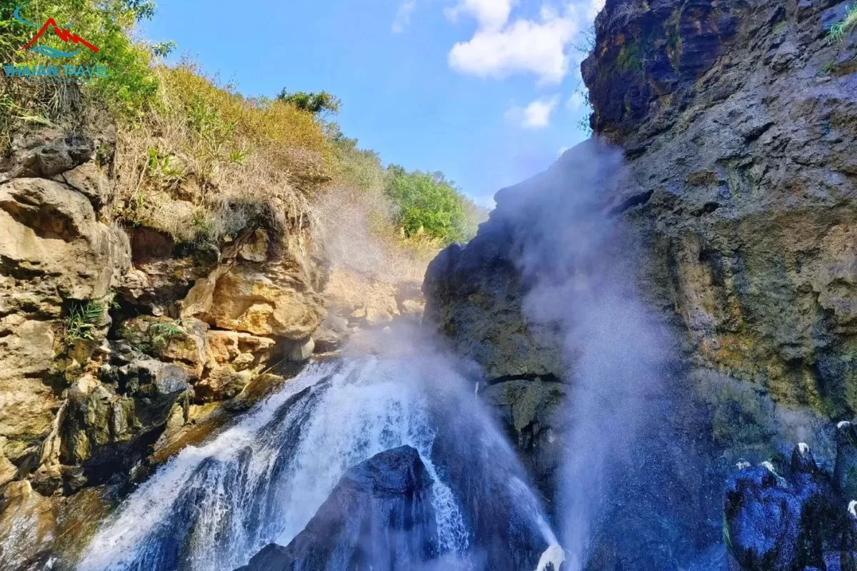 Tour Côn Minh - Đằng Xung - làng Ngân hạnh - cổ trấn Hòa Thuận (2)