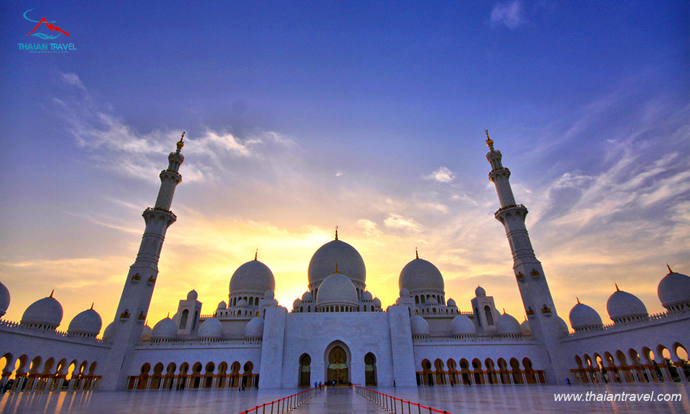 Tour Dubai 5 ngày 4 đêm - Tham quan thánh đường Hồi giáo Sheihk Zayed  1