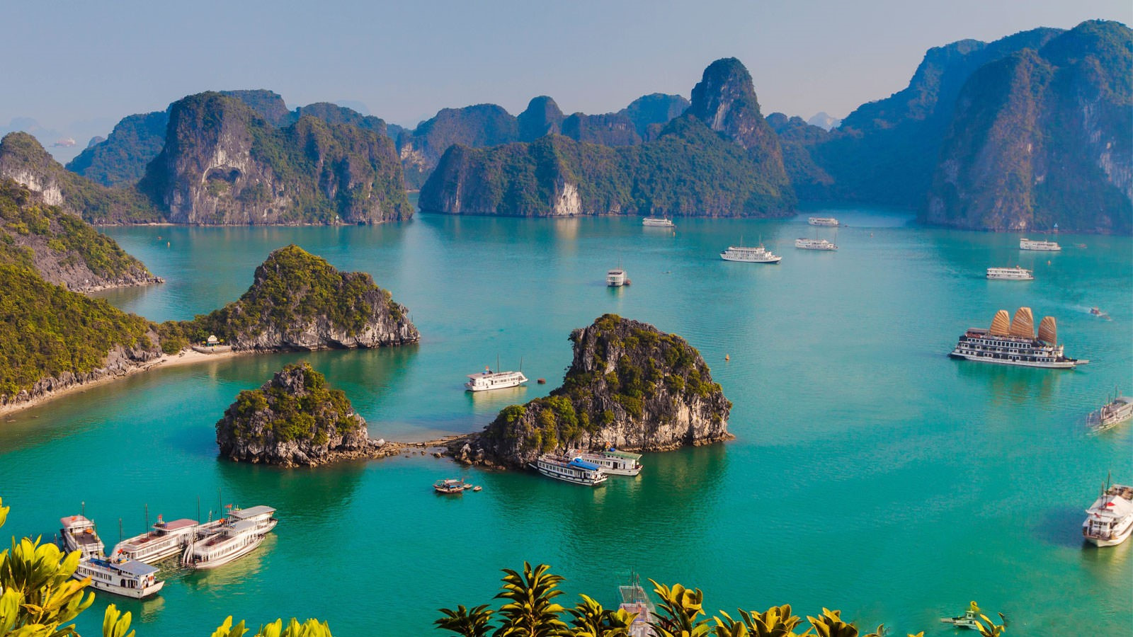 TOP các điểm du lịch biển đẹp nhất Việt Nam - Thái An Travel 5