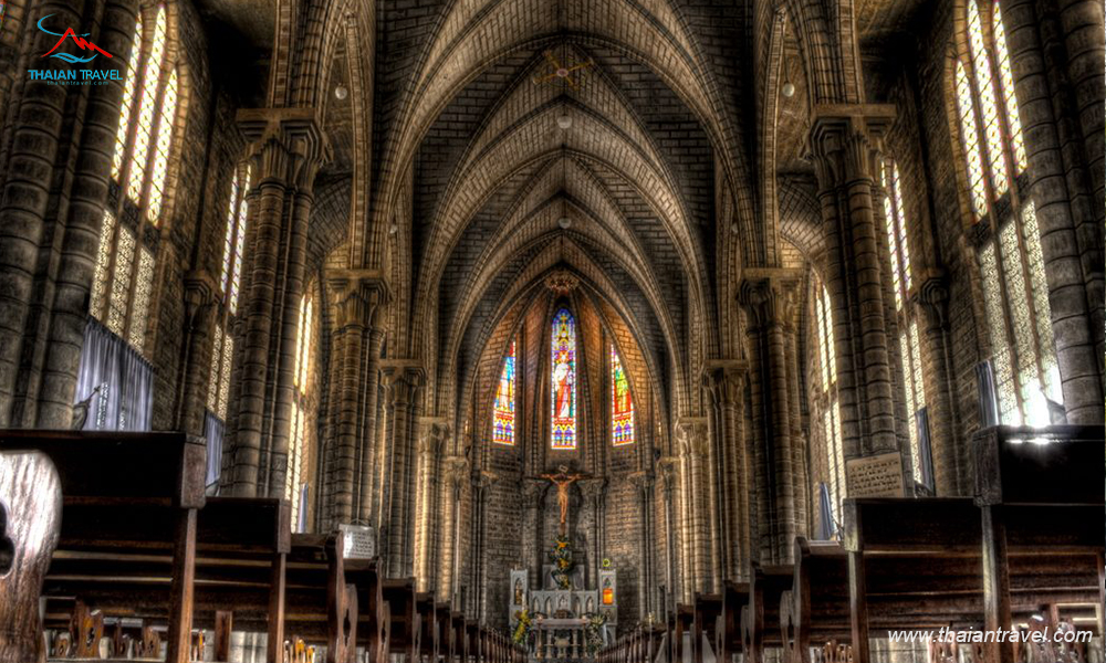 Nhà thờ Đá Sapa điển hình kiến trúc Pháp 2