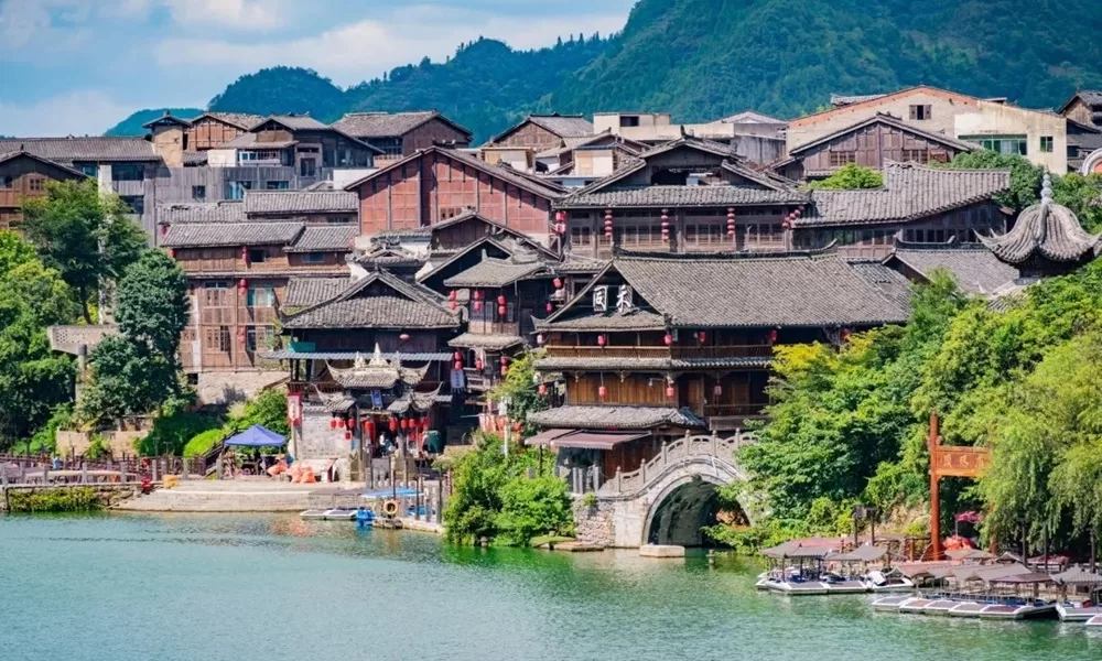 Hạ Tư Cổ Trấn -Viên ngọc sáng bên bờ sông Thanh Thủy - THÁI AN TRAVEL