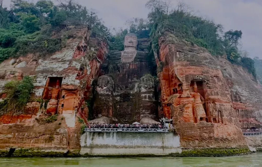 Lạc sơn Đại Phật -ava