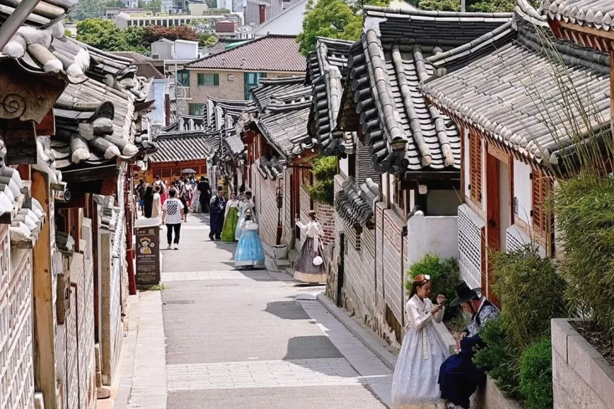 Làng Bukchon Hanok - Top 15 điểm tham quan đặc sắc nhất Hàn Quốc