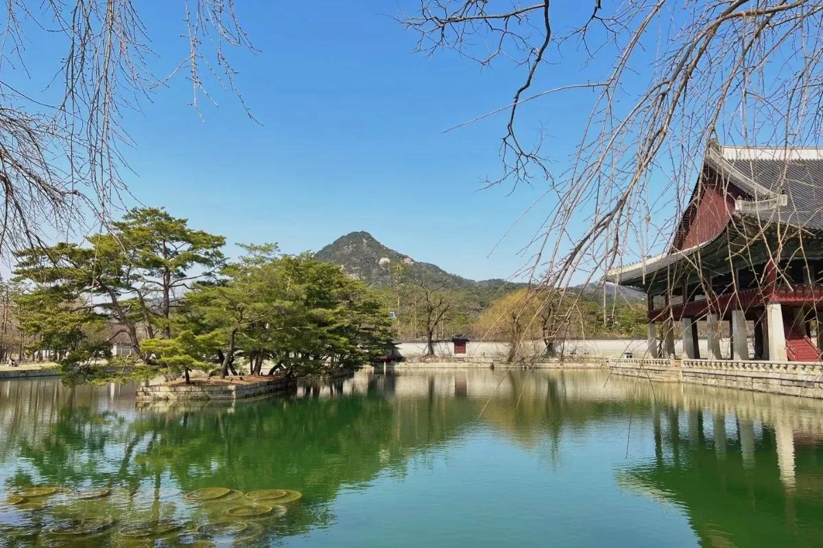 Cung điện Gyeongbokgung - cung điện lớn nhất Hàn Quốc