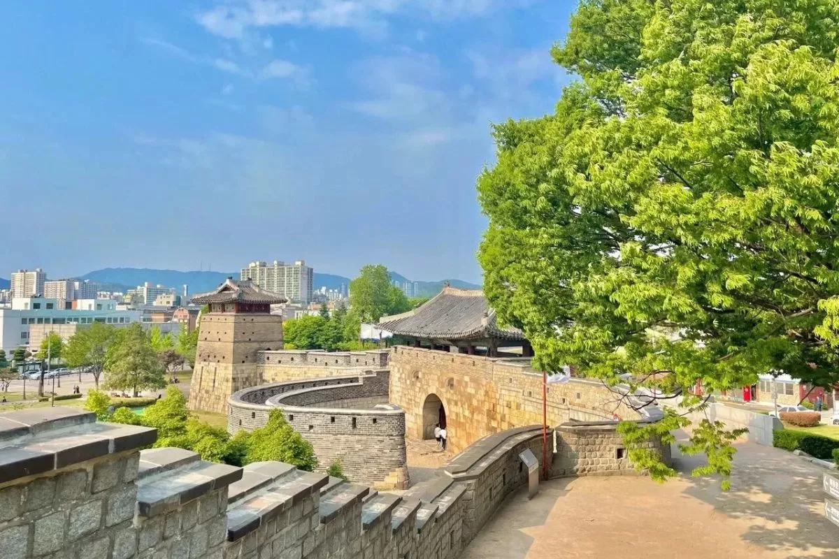 Thành cổ Hwaseong - cung điện lớn nhất Hàn Quốc - nơi quay phim Dae Jang Geum (7)