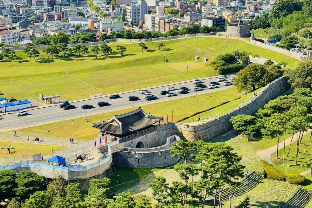 Thành cổ Hwaseong - cung điện lớn nhất Hàn Quốc - nơi quay phim Dae Jang Geum - du lịch Hàn quốc