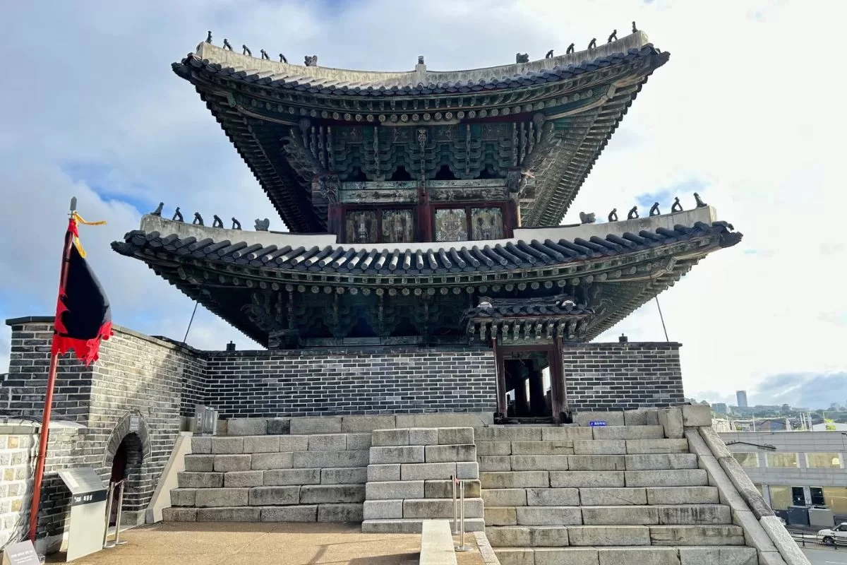 Thành cổ Hwaseong - cung điện lớn nhất Hàn Quốc - nơi quay phim Dae Jang Geum (1)