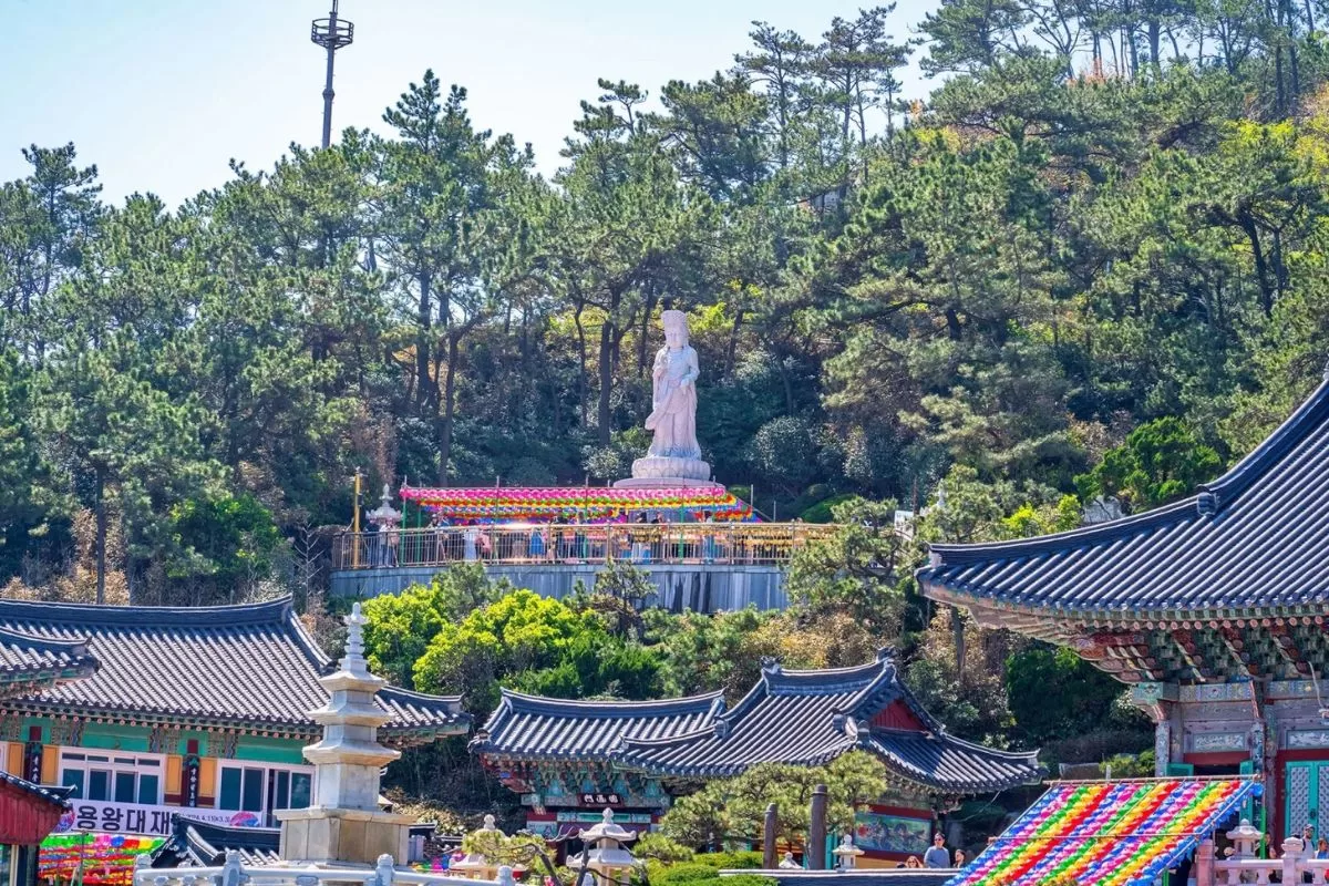 Chùa Haedong Yonggungsa - du lịch Busan Hàn Quốc (2)