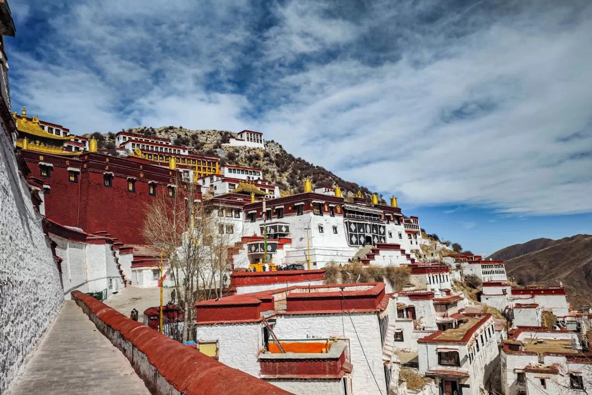 tu viện Ganden ở Lhasa (Tây Tạng) - thaiantravel.com (8)