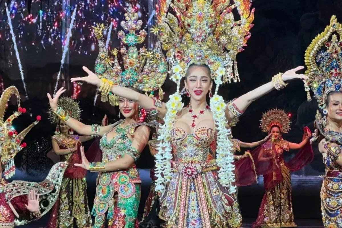Show chuyển giới Pattaya _Colosseum Show Pattaya _ du lịch Thái Lan