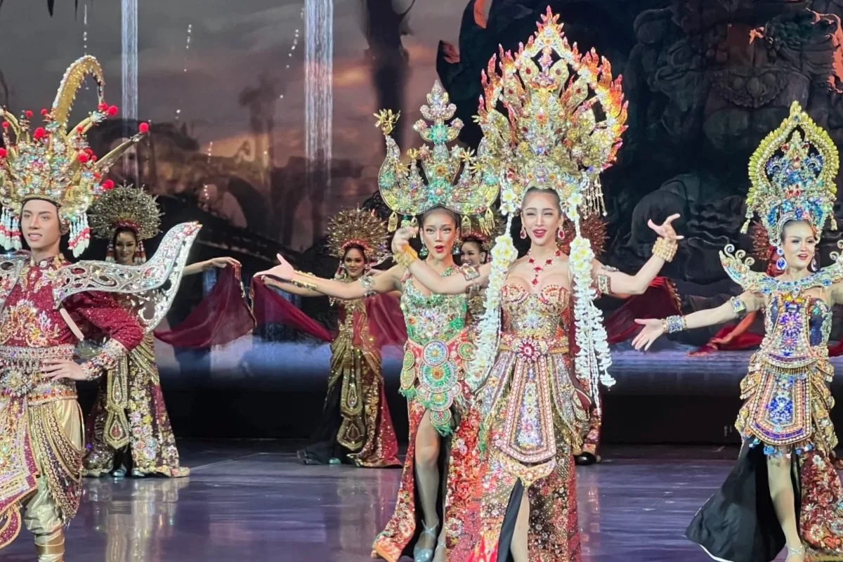 show chuyển giới Thái Lan