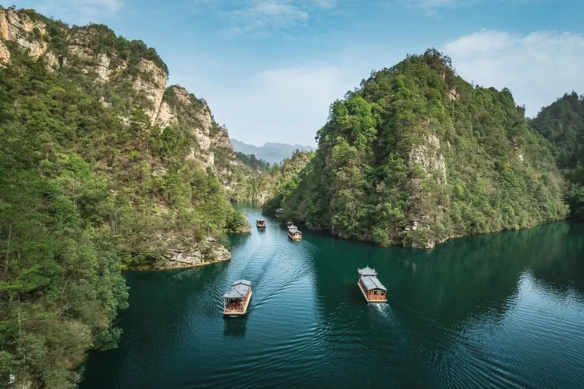 Khám phá Hồ Bảo Phong _Tour Ân Thi - Phượng Hoàng Cổ Trấn - Trương Gia Giới 6n5đ 