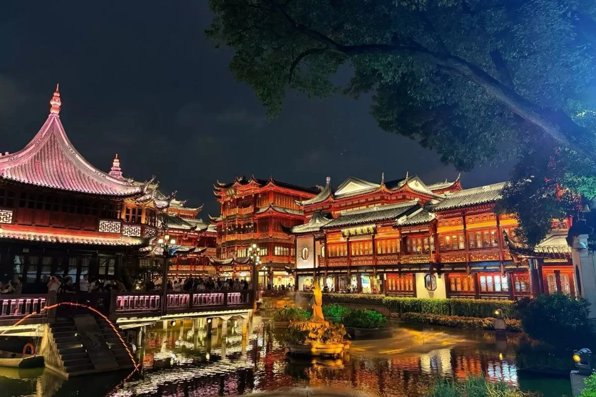 miếu Thành Hoàng _tour Hàng Châu - Nam Tầm - Tô Châu - Thượng Hải 6n5đ _ thaiantravel