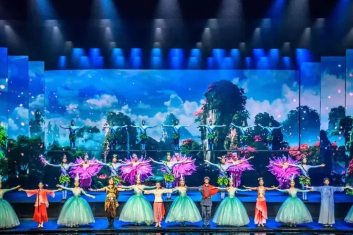 trương gia giới thiên cổ tình - _tour Ân Thi - Phượng Hoàng cổ trấn