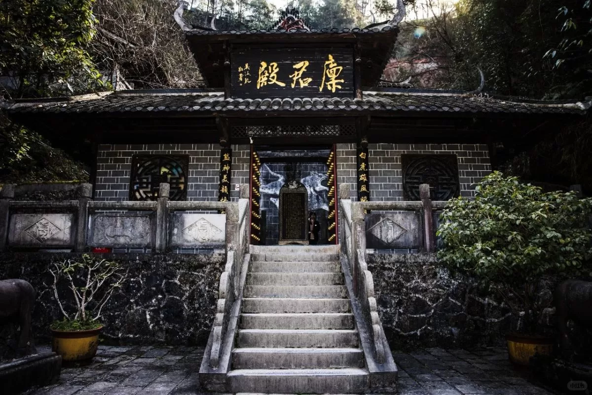 Thổ Ty Thành Ân Thi _ tour Ân Thi - Phượng Hoàng Cổ Trấn - Trương Gia Giới (6)