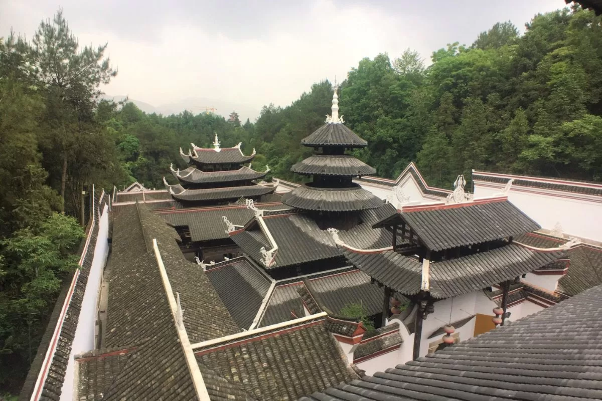 Thổ Ty Thành Ân Thi _ tour Ân Thi - Phượng Hoàng Cổ Trấn - Trương Gia Giới (1)