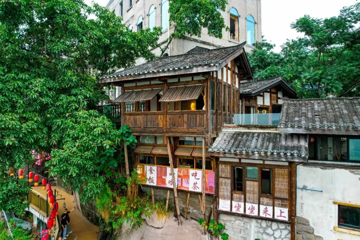 Hẻm Sơn Thành _ nhà sàn trên núi