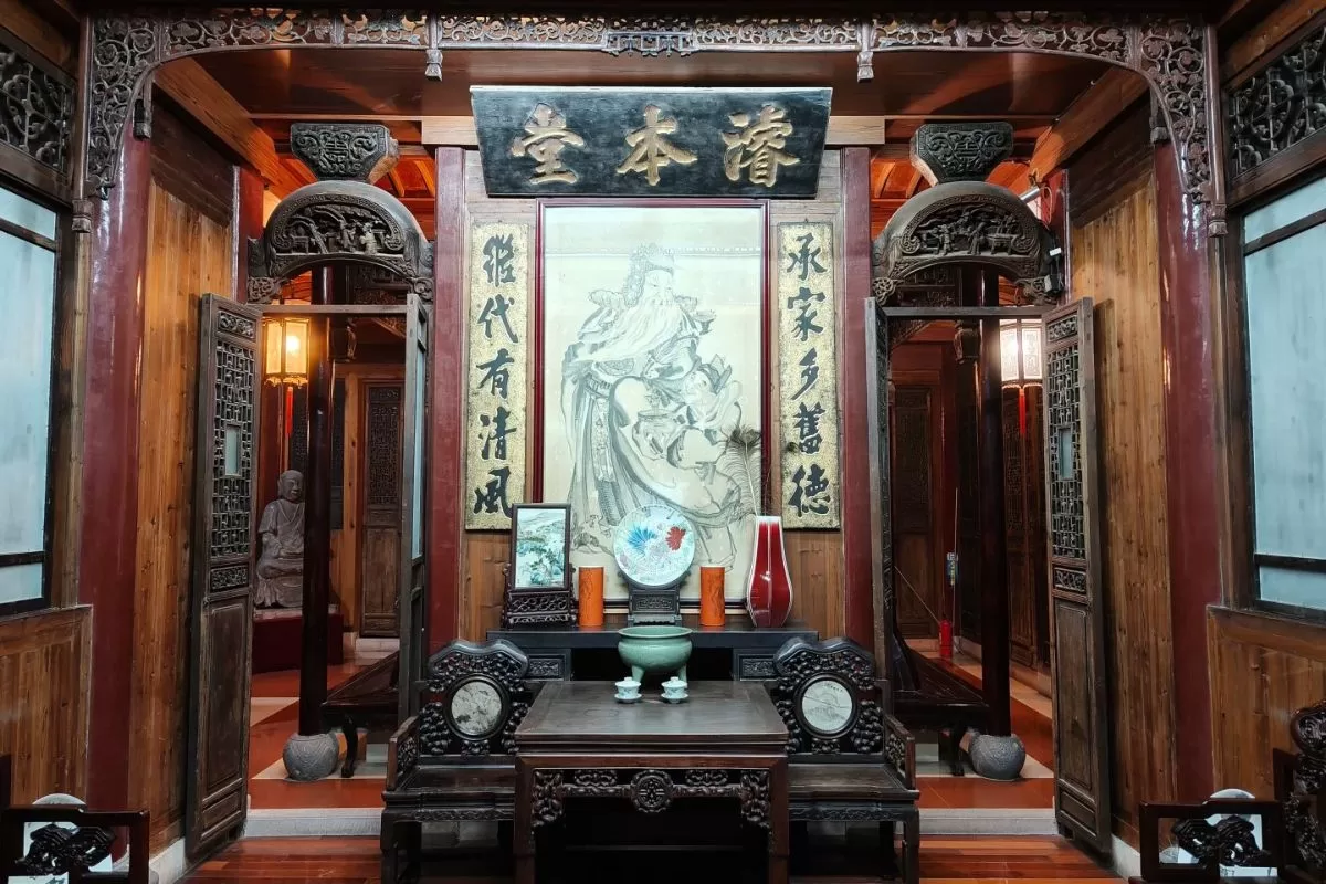Vạn Thúy Lâu 