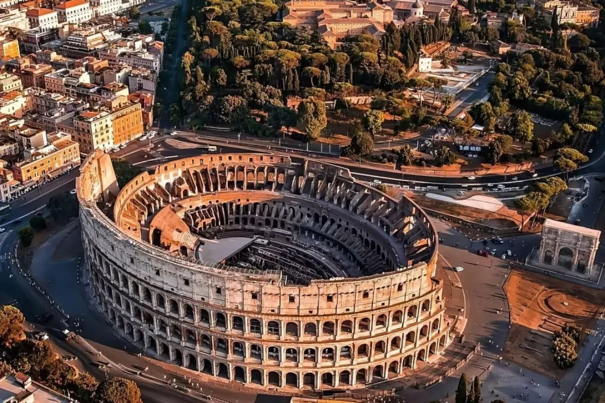 Đấu trường La Mã Colosseum, Rome, Ý (3)