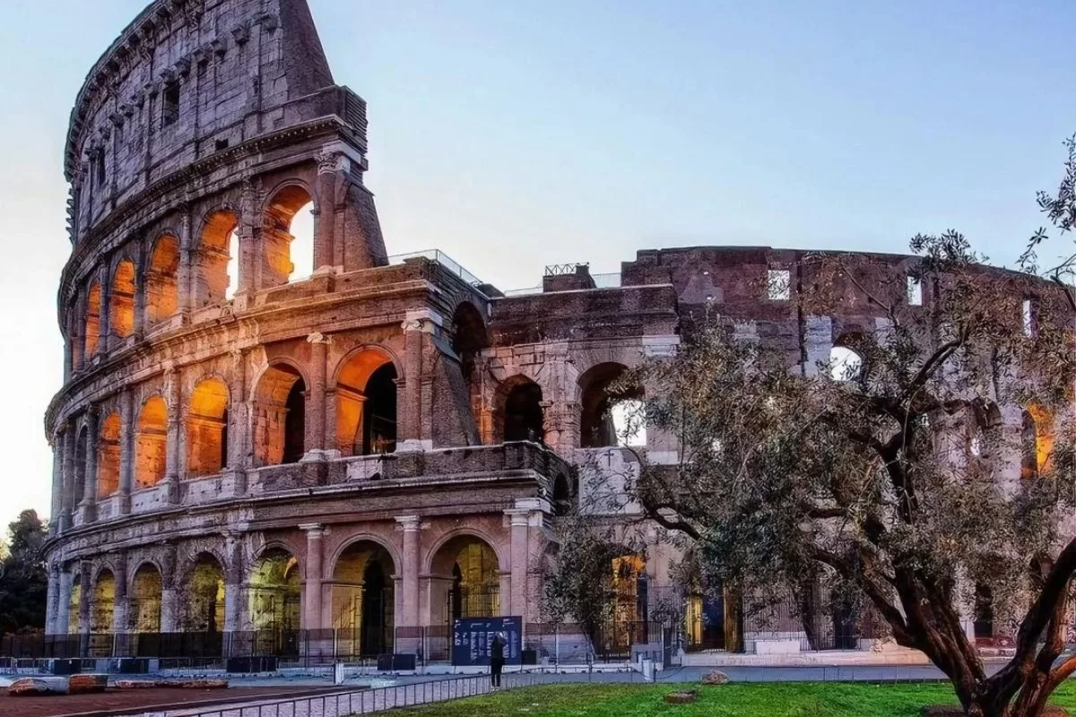 kiến trúc Đấu trường La Mã Colosseum, Rome, Ý