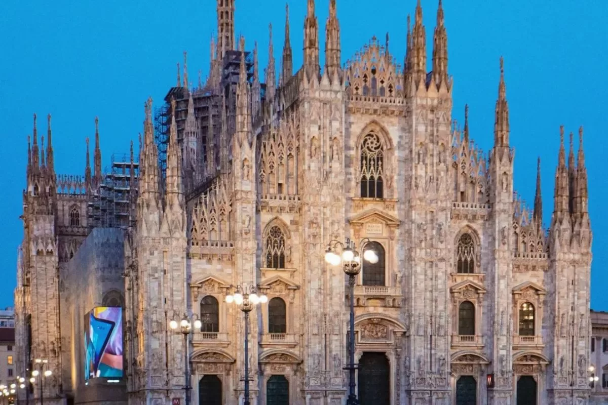 Duomo di Milano - Nhà thờ Gothic lớn nhất thế giới ở nước Ý