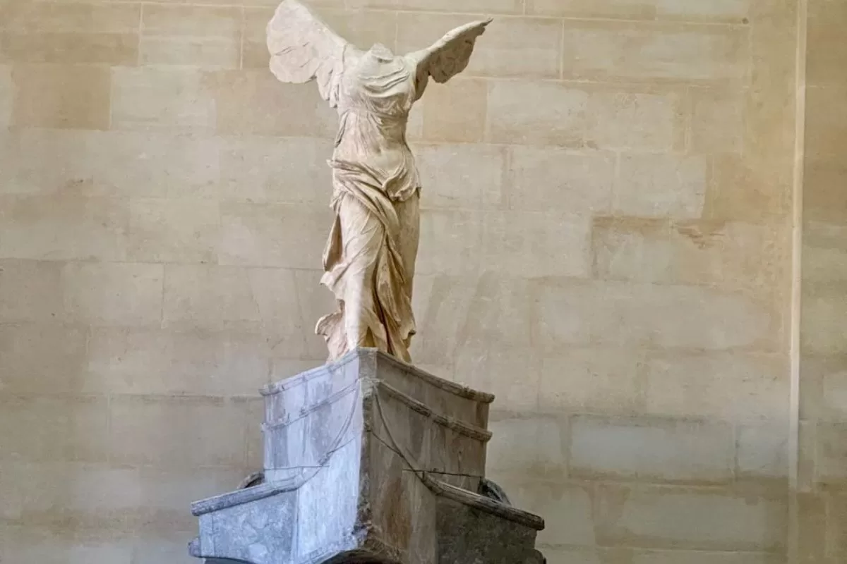 tượng thần chiến thắng -Bảo tàng Louvre - Louvre Museum , Paris