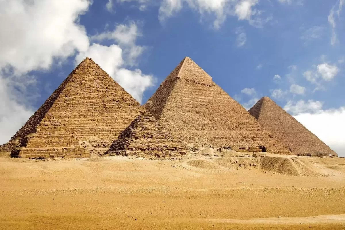 quần thể kim tự tháp Giza - du lịch Ai Cập (2)