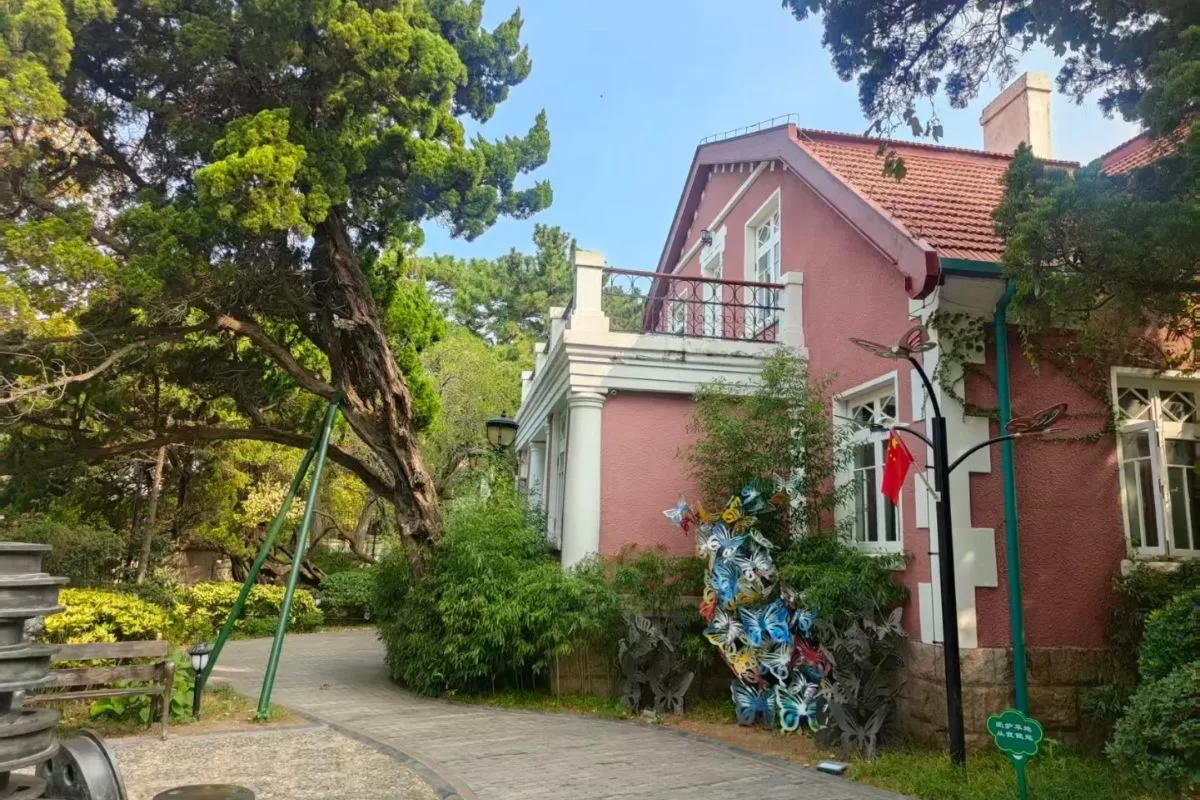 Bát Đại quan - tòa nhà bướm