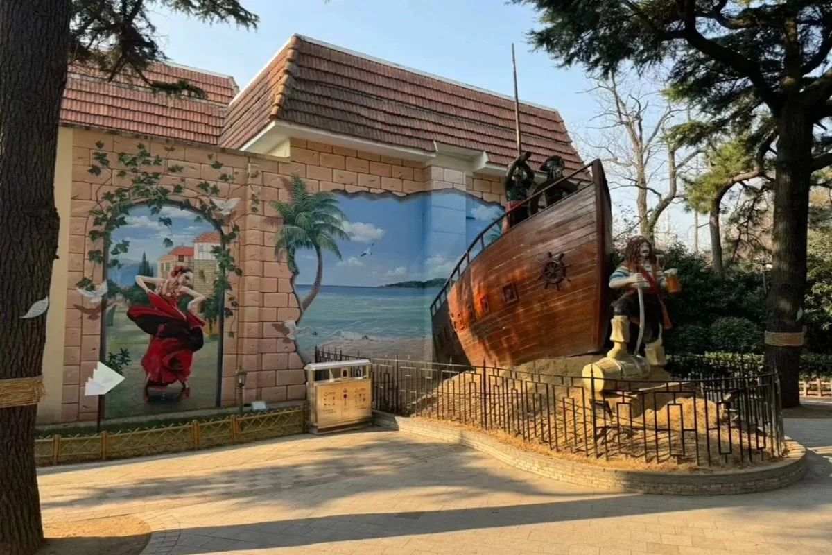 Tòa nhà Tây Ba Nha - Bát đại quan