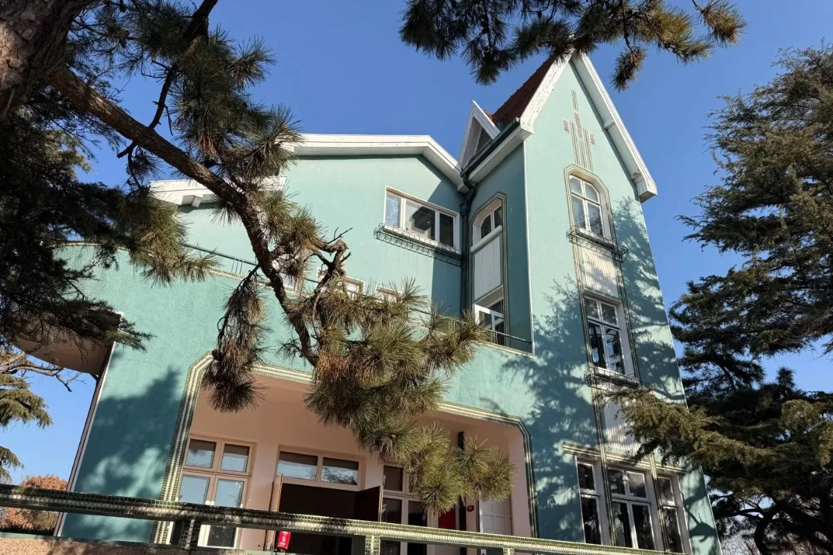 tòa nhà công chúa - bát đại quan