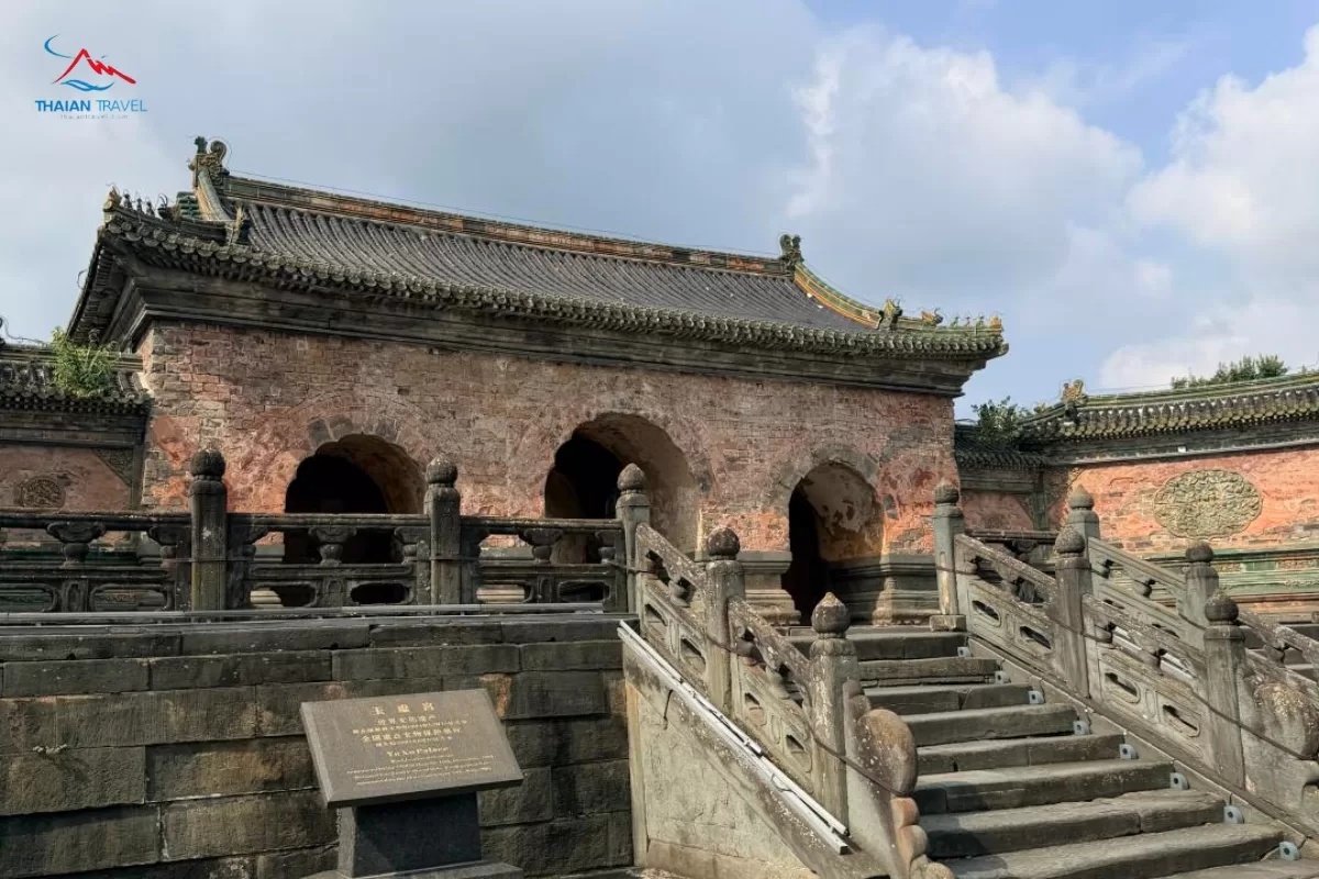 Tour Hồ Bắc 6 ngày 5 đêm : Võ Đang - Tương Dương - Thần Nông Giá (10)
