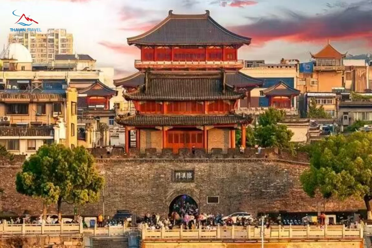 Tour Hồ Bắc 6 ngày 5 đêm : Võ Đang - Tương Dương - Thần Nông Giá (8)
