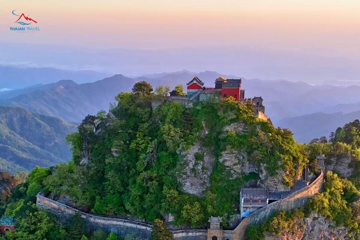 Tour Hồ Bắc 6 ngày 5 đêm : Võ Đang - Tương Dương - Thần Nông Giá
